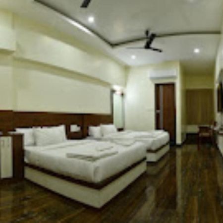 Hotel Nivetha Grand , Коимбатур Экстерьер фото