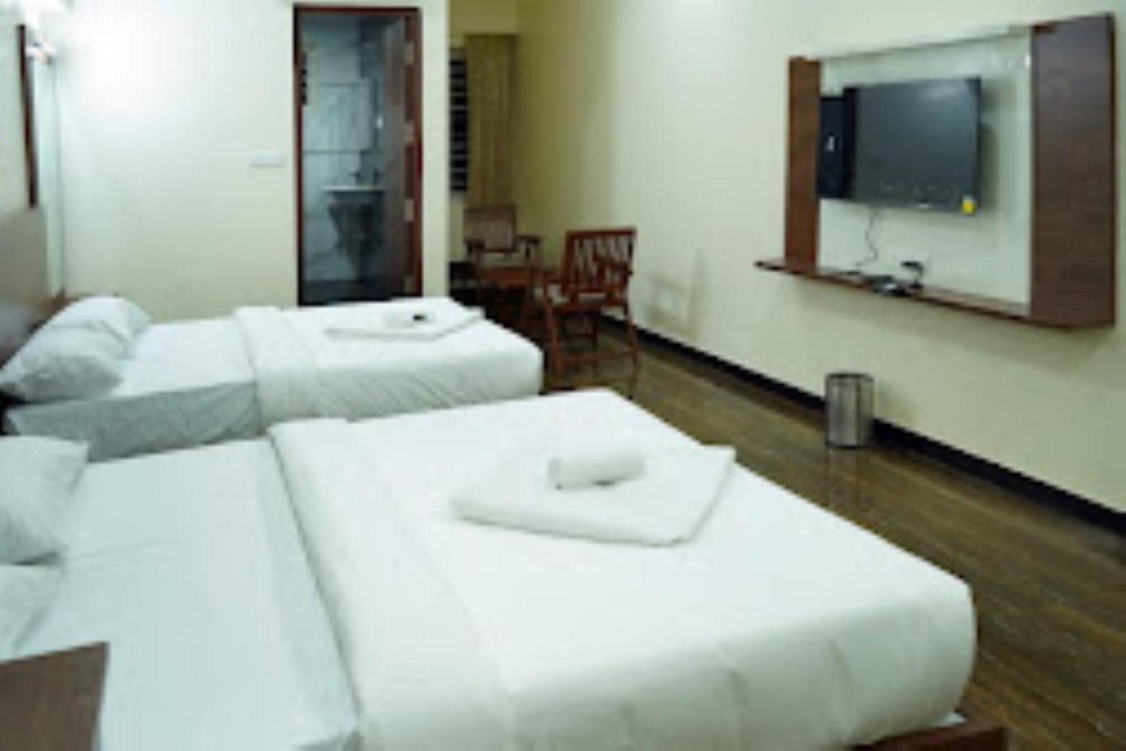 Hotel Nivetha Grand , Коимбатур Экстерьер фото